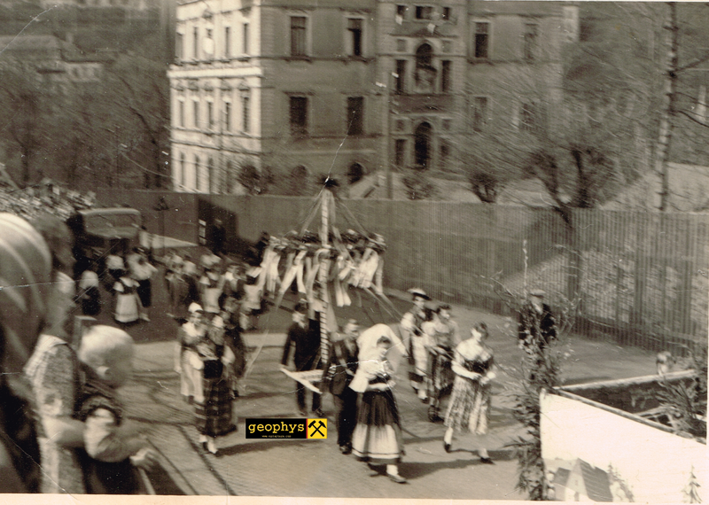 Bildschirmfoto vom 2018-07-01 01-44-32.png (1.5 MiB) 30312 mal betrachtet Bildquelle: Archiv Geophys, Familienarchiv