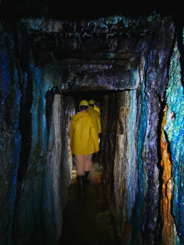 Sinter Rathstiefste Stollen Rammelsberg Goslar.jpg (131.76 KiB) 31326 mal betrachtet Rathstiefste Stollen Rammelsberg bei Goslar