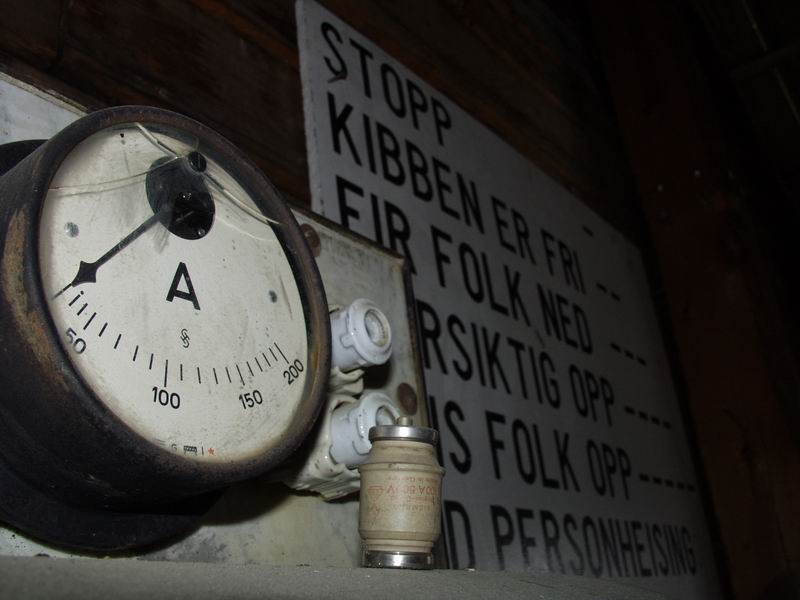 Amperemeter und Signaltafel