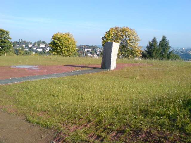 Hier müsste der Schacht gewesen sein. <br />Man darf gespannt sein, was an dieser Stehle befestigt wird.