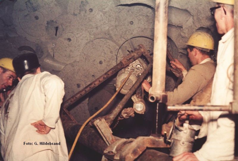 Maschineller Versuchseinsatz der Großalmeroder Tonschneidemaschine 1963 im Faulbachschacht.