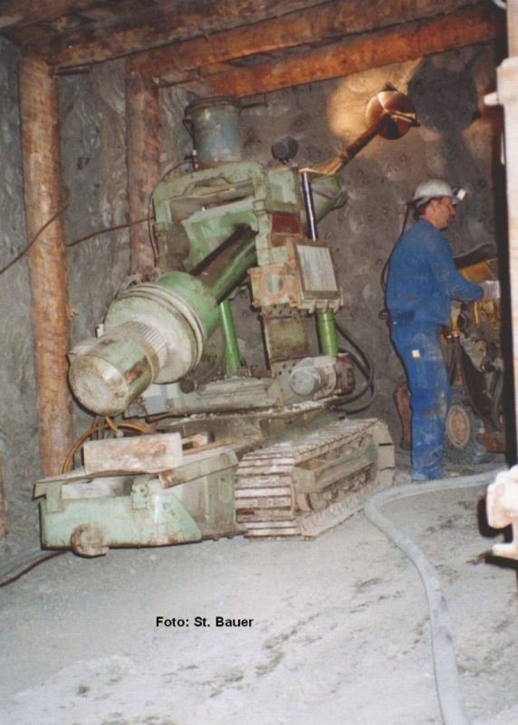 Tonbohrmaschine VETTER im Großalmeroder Tonbergbau 2002.