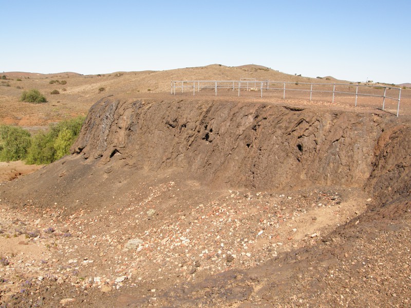 Die Schlackehalde an der Grube in Blinman.