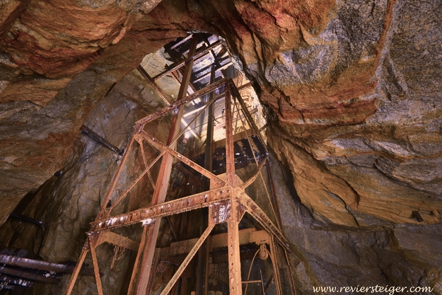 Heißer Schacht.<br />Blindschacht in einem ehemaligen Uranerzbergwerk