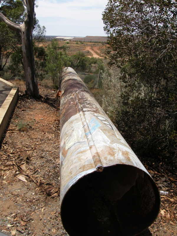 ein altes Stueck der Golden Pipeline am Mt Charlotte Lookout.