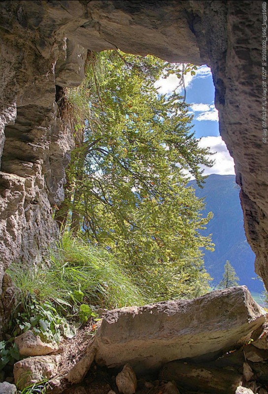 201510021045imgp1049b-chur-goldene-sonne-zu-felsberg-goldbergbau-am-calanda.jpg