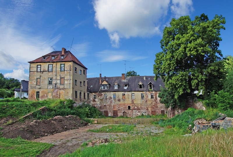 Neue Hütte - unterer Hüttenhof.jpg